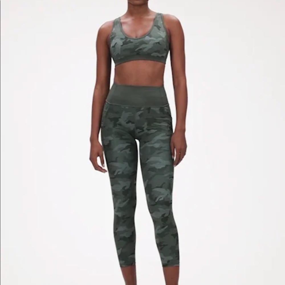 GapFit camo 7/8 legging bra Sculpt Revolution set
